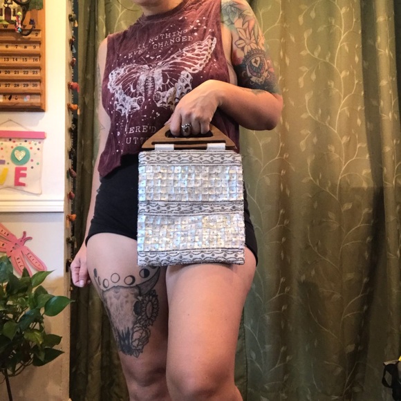 Vintage Mother of Pearl Purse - Picture 9 of 11